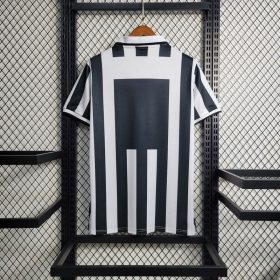 Retro Juventus 1995/96 Home Jersey - Image 4
