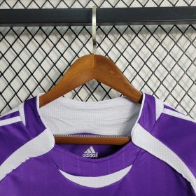 Retro Real Madrid 2006/07 Third Jersey - Image 6