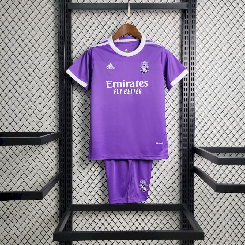2024022319295493.jpg Real Madrid 2016/17 Away Kids Kit - Image 1