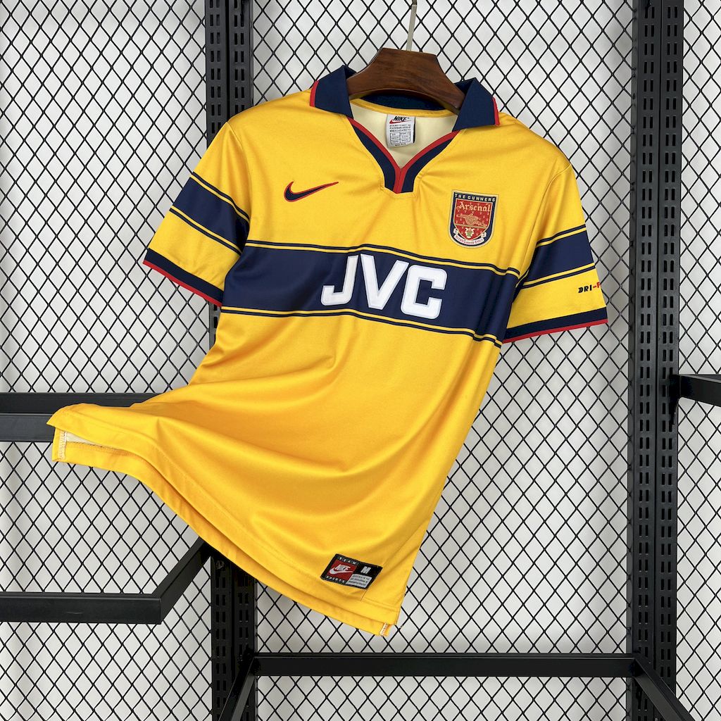 2024112514204017.jpg Retro Arsenal 1997/99 Away Jersey - Image 1