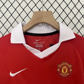 Retro Manchester United 2010/11 Home Kids Kit - Image 6