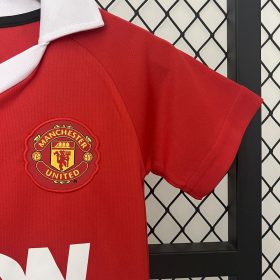 Retro Manchester United 2010/11 Home Kids Kit - Image 3