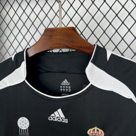 Retro Real Madrid 2006/07 Away Jersey - Image 9
