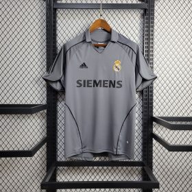 Retro Real Madrid 2005/06 Third Jersey - Image 3