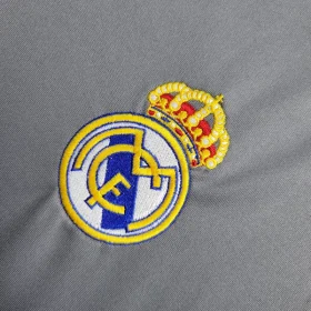 Retro Real Madrid 2005/06 Third Jersey - Image 9