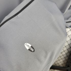 Retro Real Madrid 2005/06 Third Jersey - Image 4